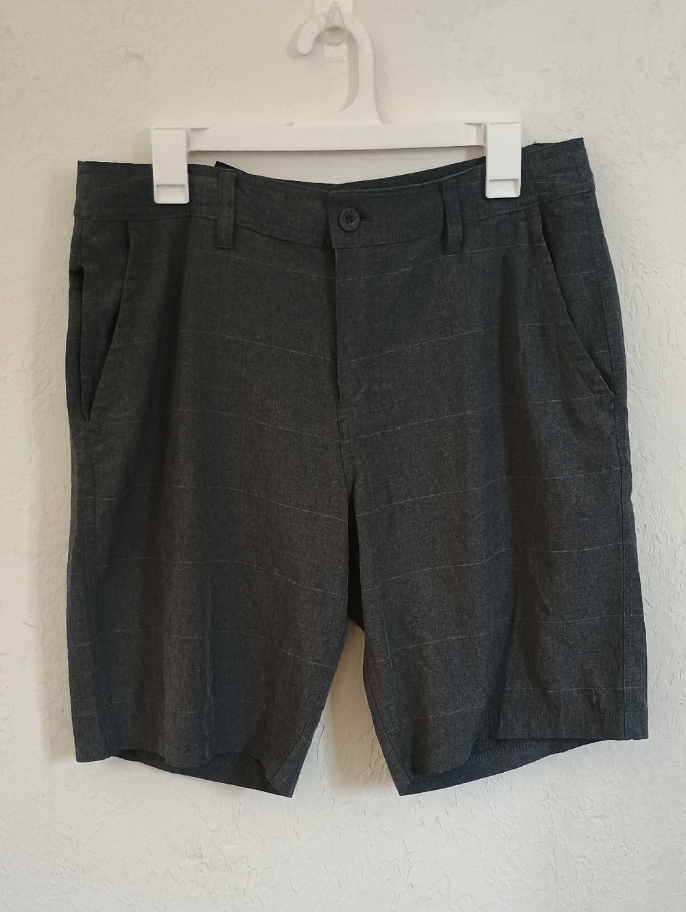 Hang Ten Men's Light Gray Flat Front Casual Shorts